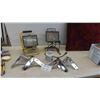Image 1 : 2 Halogen Lights, 4 Steel Legs for Ottoman with Fasteners 