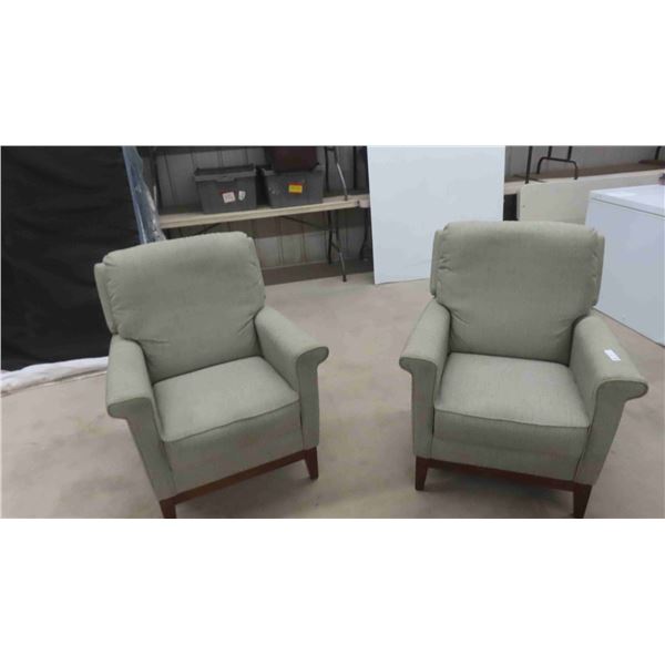 2 Living Room Reclining Arm Chairs 