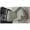 Image 3 : 2 Living Room Reclining Arm Chairs 