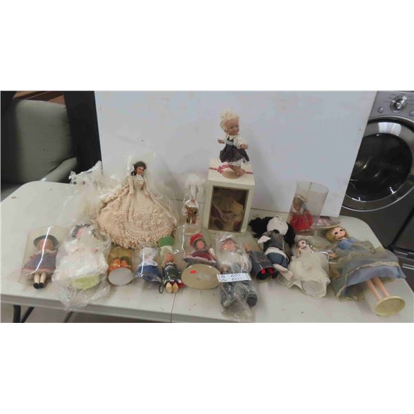 16 Various Dolls : Wedding Dress, International & Others
