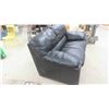 Image 4 : Leather/Leather Style Love Seat 60''