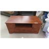 Image 1 : TV Stand 19 1/2'' x 41'' x 22'' 