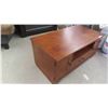 Image 2 : TV Stand 19 1/2'' x 41'' x 22'' 