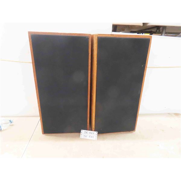 2 Wood Cabinet Speakers Super Performance 3 Way with Internal Cross Over