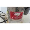 Image 3 : Little Tech 1/2HP Submersible Pump - Plugged In & Working 