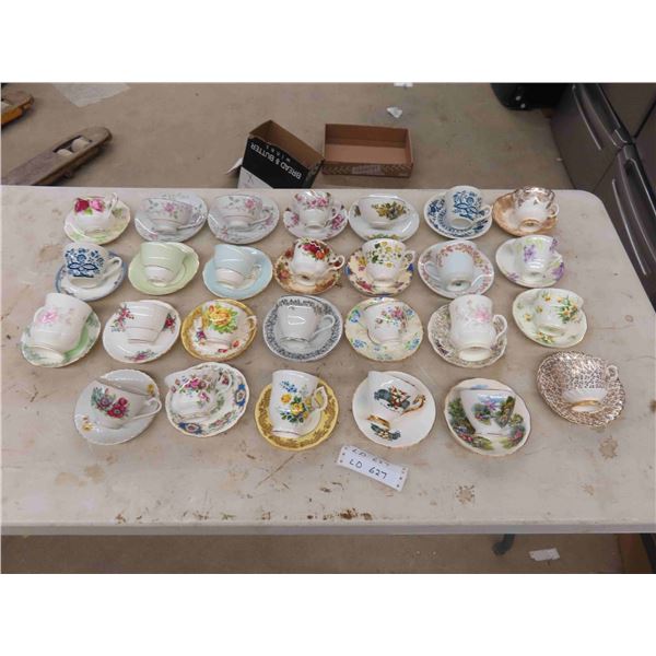 China Tea Cups and Saucers : Colclough, Royal Albert, Queen Anne & Others