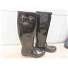 Image 2 : 2 Pairs of Ladies Boots Size 8 (1) Pair of Hunter