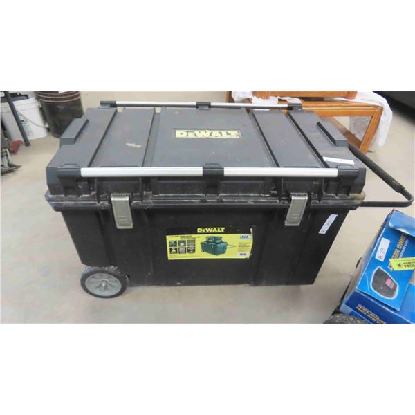 DeWalt Tough Rolling Tool Chest 38'' x 23'' x 24'' 