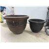 Image 2 : Garden Décor : Fountain 20'' H , Flower Pots 