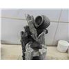 Image 8 : Garden Décor : Fountain 20'' H , Flower Pots 