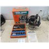 Image 1 : Black and Decker 1 3/4 HP Plunge Router and Bits