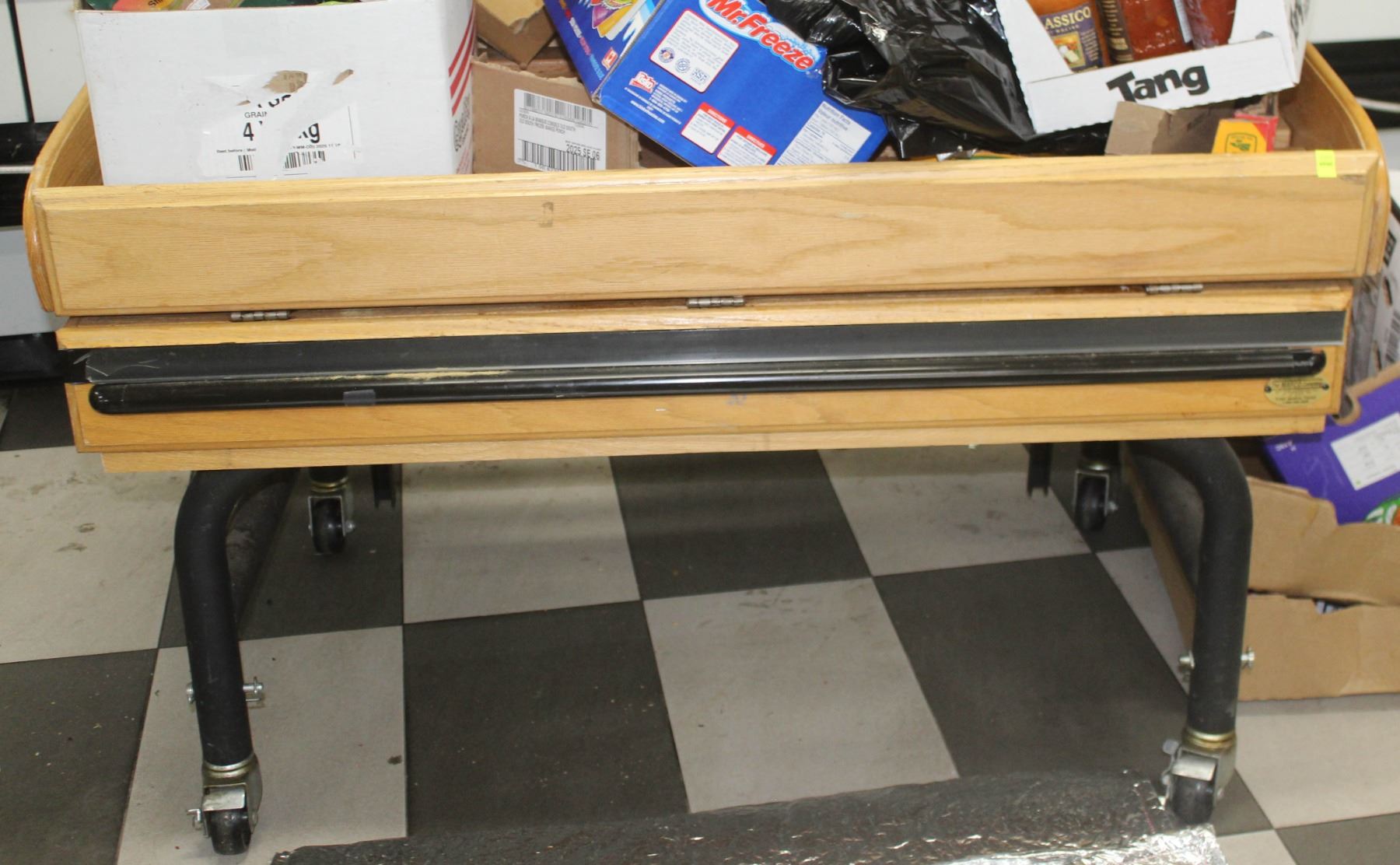 ROLLING DISPLAY TABLE