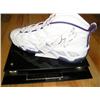 Image 3 : Autographed Shaq Shoe in case