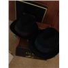 Image 1 : 2 men's hats