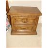 Image 2 : 2 nightstands