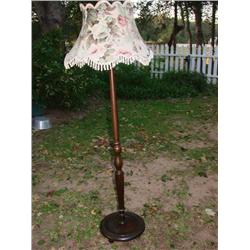 Floor lamp w/shade