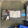 Image 2 : WATERPIK SHOWER HEAD WITH SMART SWITCHES AND 2 FOLDING STOOL