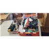 Image 1 : 2 TRAYS OF ELECTRONICS AND SPEED SOCKET HANDLES