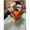 Image 4 : STIHL GAS BLOWER WORKING