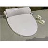 Image 2 : NEW NAVISANI TOILET SEAT WITH AUTOMATIC SEAT COVERS