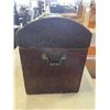 Image 2 : VINTAGE HAMMERED COPPER TRUNK, 17 INCH WIDE, 9.5 DEEP AND 13 INCH TALL