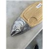Image 2 : METAL AND WOOD FISH SERVING DISH