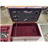 Image 2 : 3 BRAND NEW WINE GIFT BOXES - (2) 2 BOTTLE WINE HOLDER W/ CORKSCREW, BOTTLE STOPPER, POURER, THERMOM