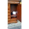 Image 2 : VINTAGE WARDROBE