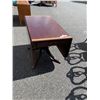 Image 8 : DROPSIDE TABLE AND 6 DINING CHAIRS
