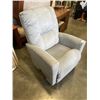 Image 2 : MODERN LAZY BOY ROCKER RECLINER, IN GOOD CONDITION