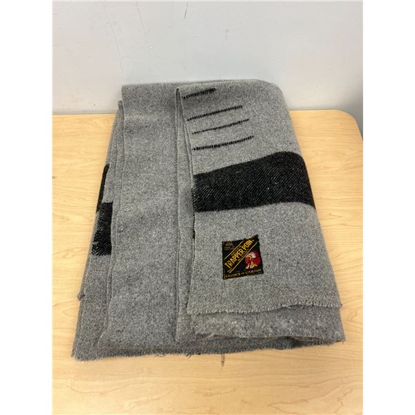 Gray 3.5 Trapper Point Eaton's Wool Blanket Approx: 84x60" shows use - see all photos