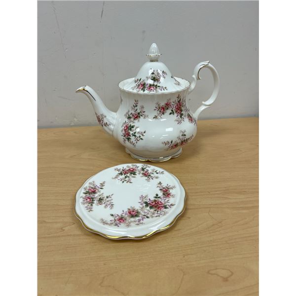 Royal Albert England Bone China "Lavender Rose" Teapot & Trivet - tiny knick on lid - see photos