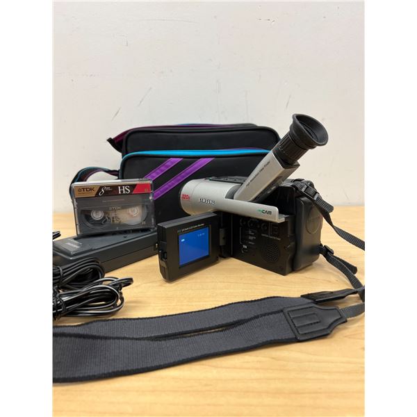 Samsung Video Camera Recorder 8MM SCL300 & Accessories as pictured - powers up, not tested