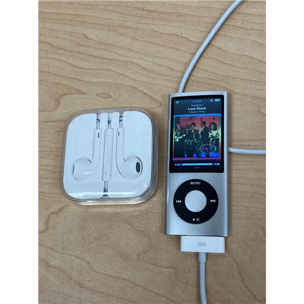 Apple iPod Nano A1320 & Accessories as pictured - see all photos for details