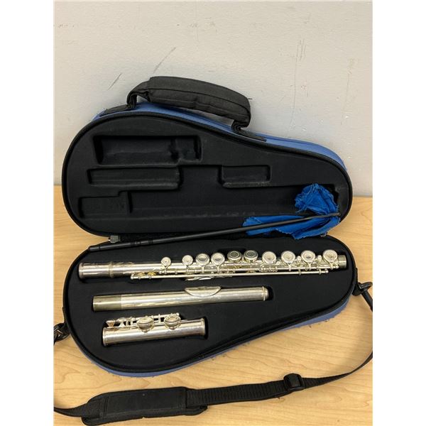 First Act Flute in Case - not tested, see all photos