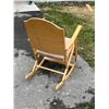 Image 5 : Canadian Wood Fold Up Low Back Rocking Chair - St-Yves No.101 - see all photos