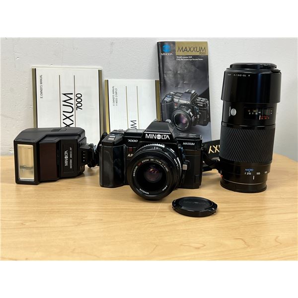 Minolta Maxxum 7000 Film Camera & Accessories as pictured - see all photos, not tested