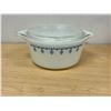 Image 2 : Vintage Pyrex Blue Snowflake Casserole & Lid 1.5 Qt