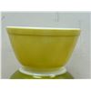 Image 3 : 3 Pyrex Nesting Mixing Bowls - Largest 2.5 Qt