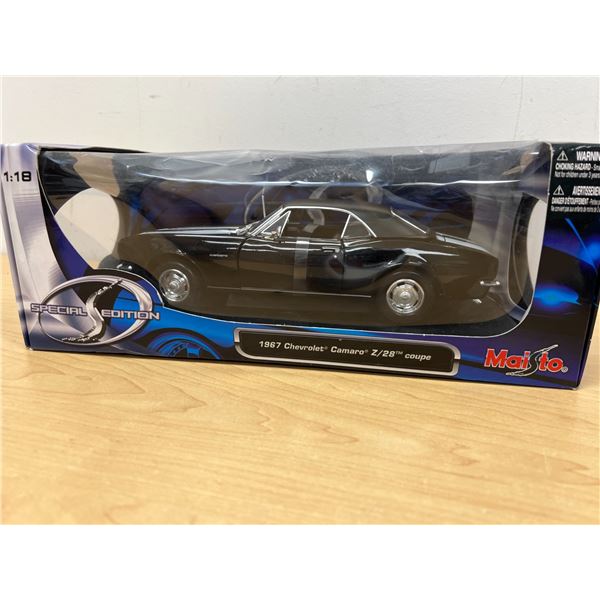1967 Camaro Z/28 Coupe 1/18  Maisto Special Edition - Some box wear, see photos