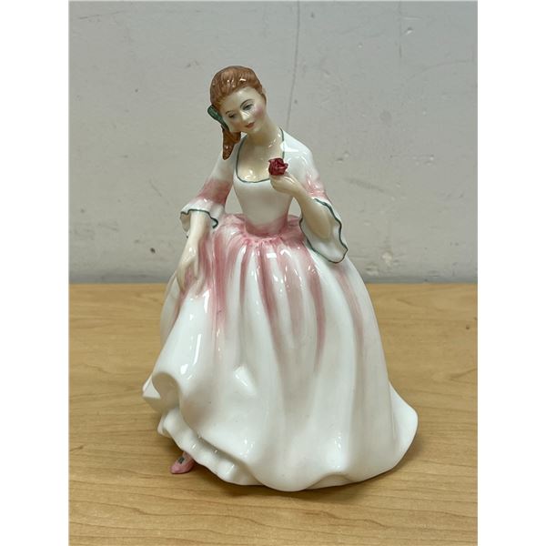Royal Doulton (England) Bone China Figure - Tender Moment HN 3303 7.5"