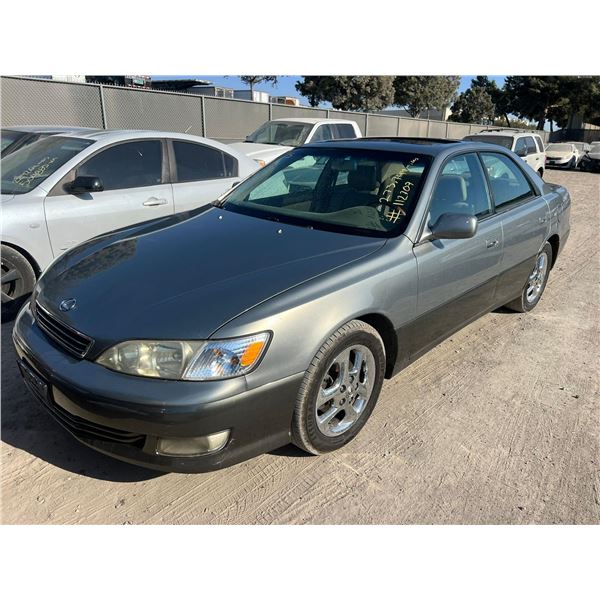 2001 Lexus ES #A75853