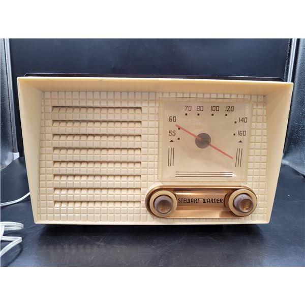 Vintage Stewart Warner Radio