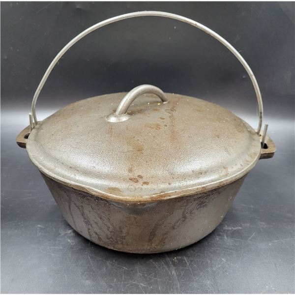 Vintage Cast Iron Pot w/ Lid No. 8 10 5/8"