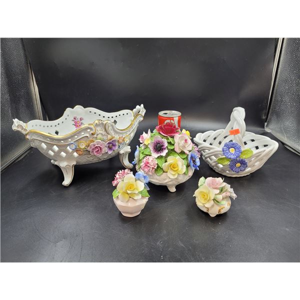 Vintage Porcelain Flower Pieces