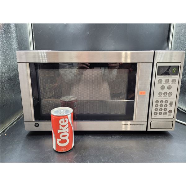 General Electric Turntable Microwave Oven