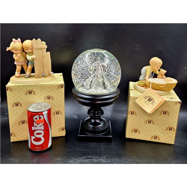 Memories of Yesterday Collectible Figures and Santa Claus Snow Globe