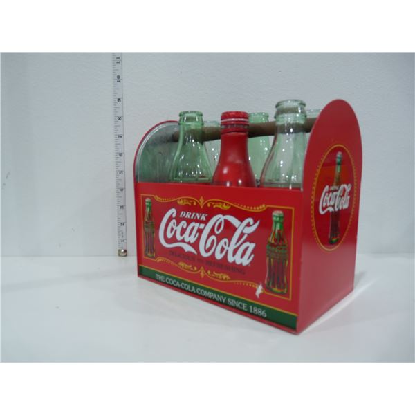 6 VINTAGE 1886 EMPTY COCA COLA CLASSIC BOTTLES WITH HOLDER