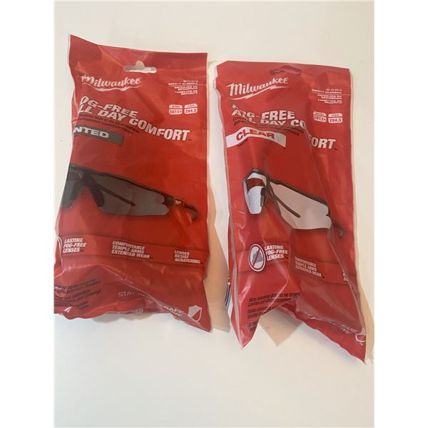 2 PCS MILWAUKEE ANTI FOG SAFETY GLASSES CLEAR AND TINTED LENS BLACK AND RED NEW