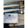 Image 4 : Lot of 1 Set of Vintage GLO-HILL of Canada Gold'n & Ebony Steakmates Steak Knives - Set of 6